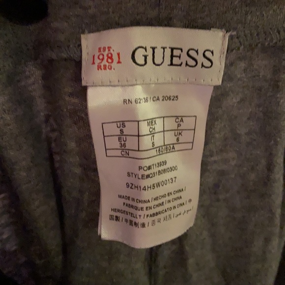Guess legging size small ruched leg - Picture 4 of 4